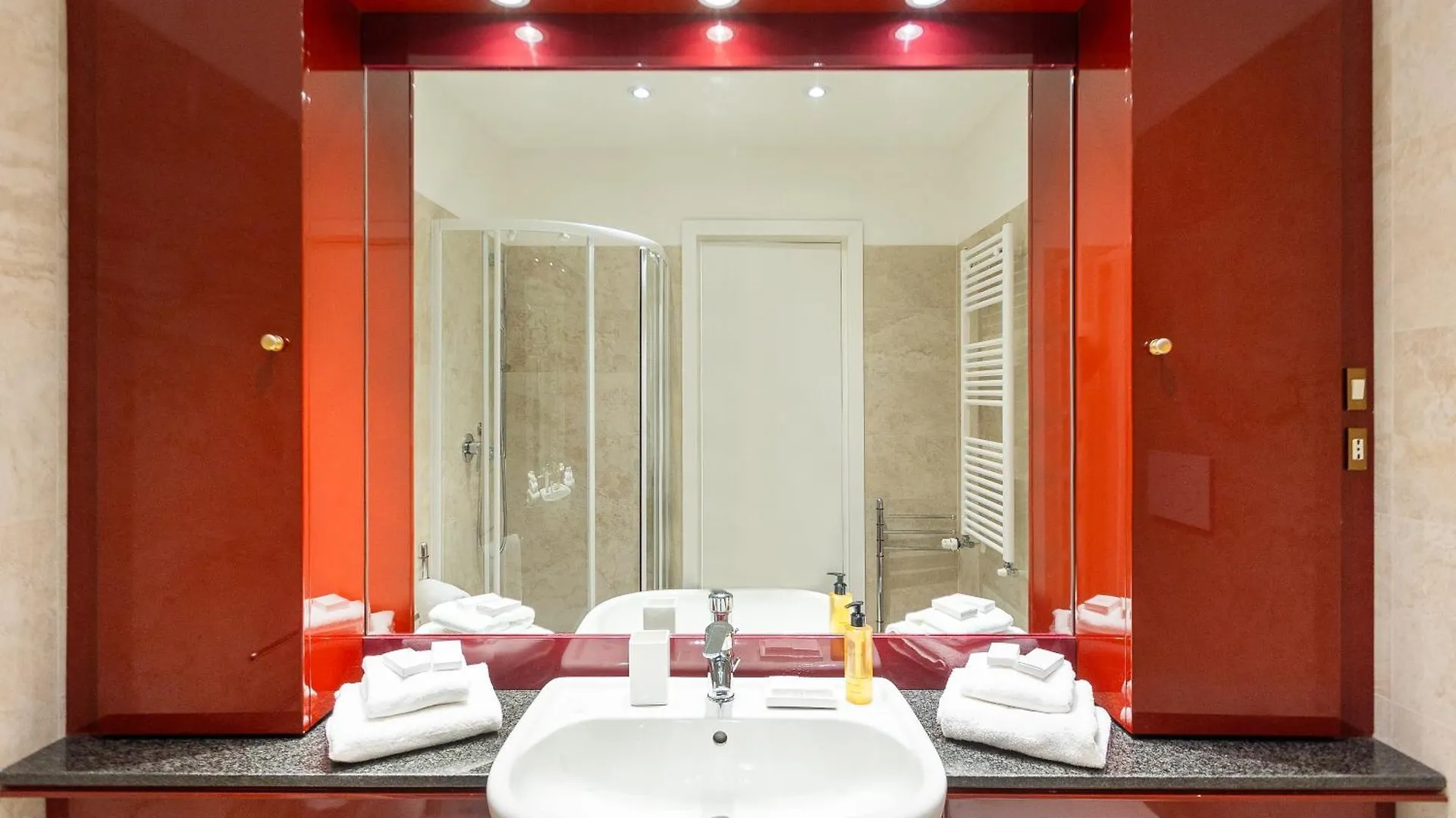 Amazing Via Del Tritone Apartment Rome Italy