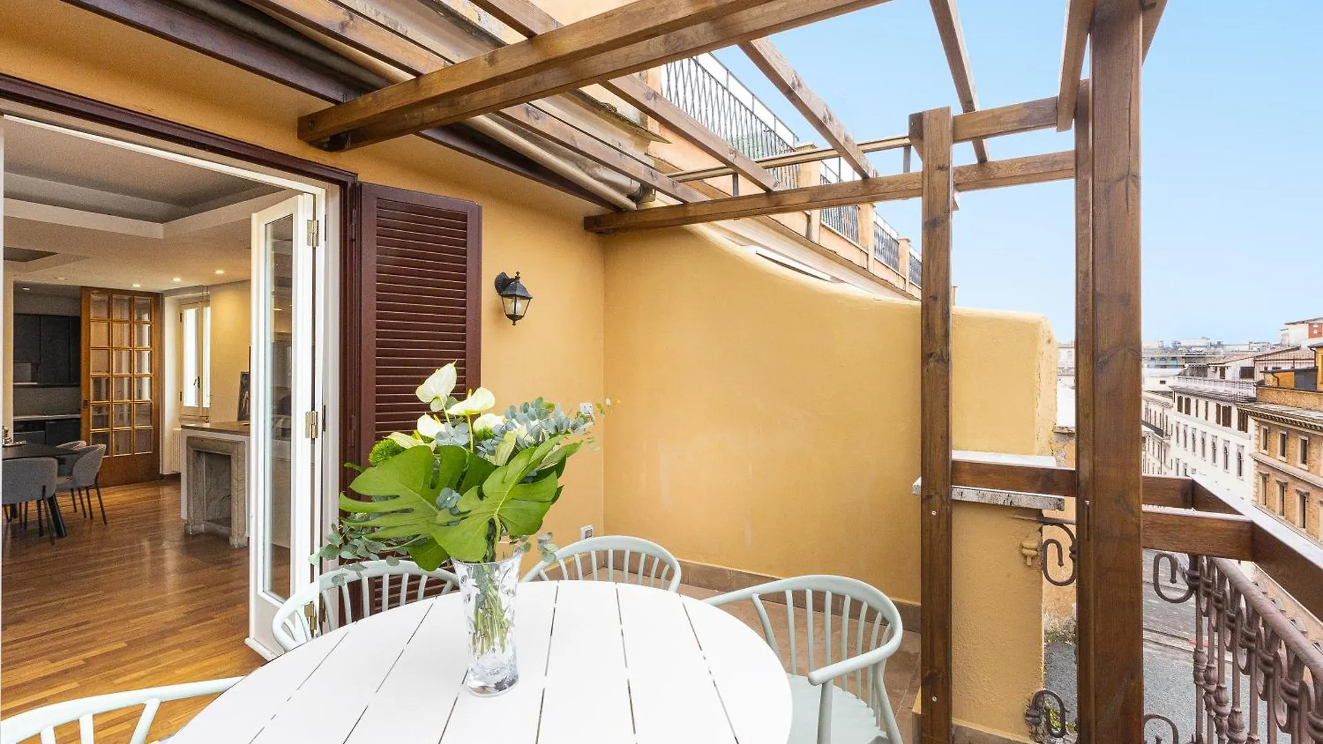 Amazing Via Del Tritone Apartment Rome Italy