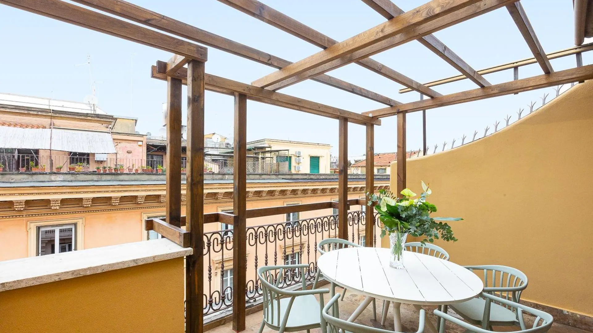 Amazing Via Del Tritone Apartment Rome Italy